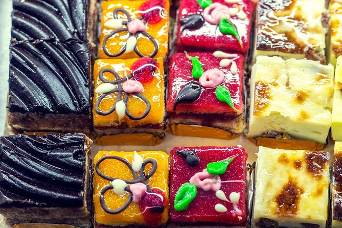 Private: Madrid Historic Centre Food Tour with 10+ Authentic - Chocolatería San Ginés: A Sweet Interlude in a Passageway