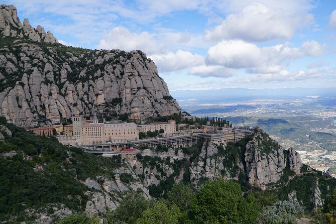 Private Montserrat with Lunch and Wine Tasting from Barcelona - The choir and the Black Madonna: what you may (or may not) catch