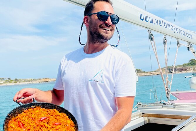 Private sailing with Paella and Tapas in Palma - The boats: Servus for small groups, bigger sailboats for parties