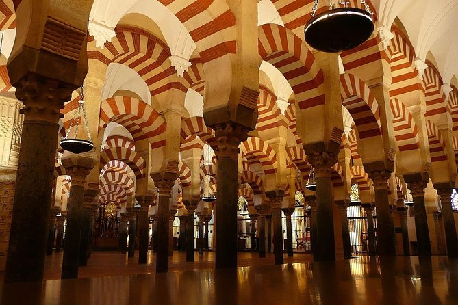 Private Visit Mosque-Cathedral, Jewish quarter, Alcazar and Synagogue - Stop 2: Calleja del Pañuelo for the Jewish Quarter atmosphere