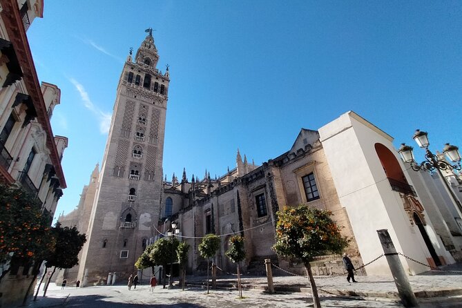 Private Walking Tour Alcazar and Cathedral in Sevilla - Meeting point at Pl. del Triunfo: how to make it easy on day-of