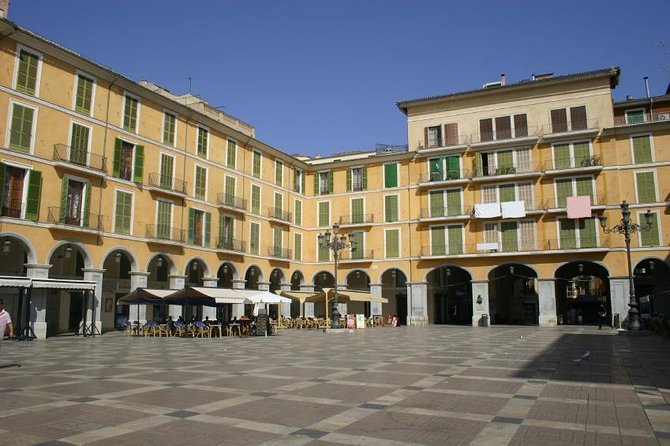 Private walking tour in Palma de Mallorca with local guides. - Key things I’d watch for