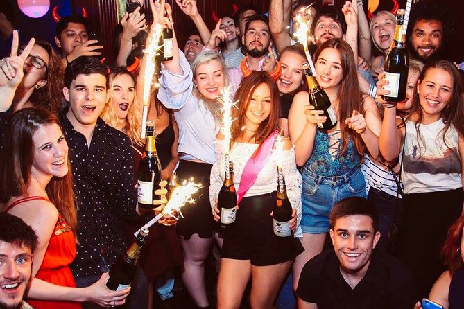 Pub Crawl Barcelona by EVOLVE The BEST night experience - Who should book this crawl, and who might not