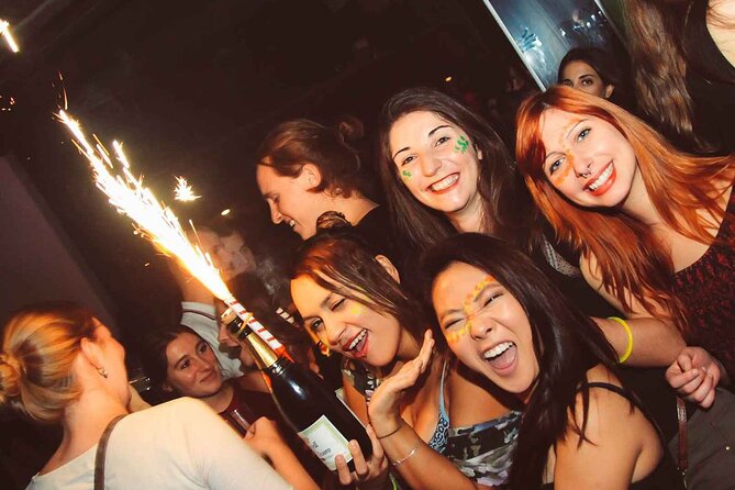 Pub Crawl Barcelona by EVOLVE The BEST night experience - Meeting point in Ciutat Vella: how to not lose time