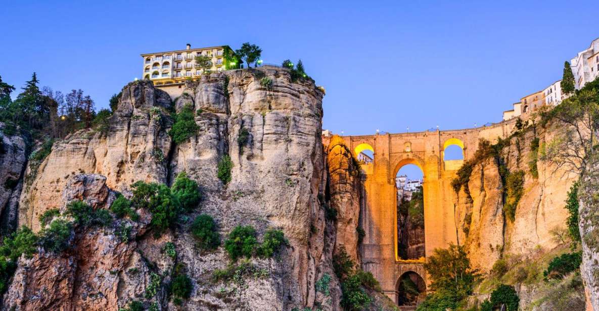 Pueblos Blancos & Ronda: Private Full-Day Tour from Seville - Sierra de Grazalema and Puerto de las Palomas: vultures and panoramic viewpoints
