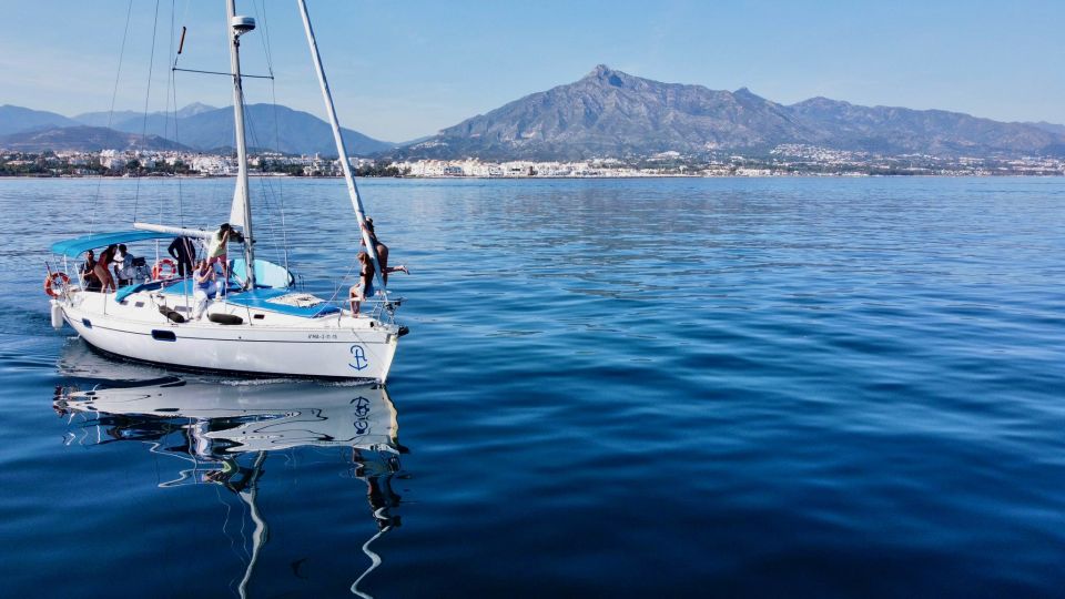 Puerto Banús by Sailboat: Discover Marbella’s Luxury Coast - A cruise with a purpose: Magic Eagle and raptors onboard