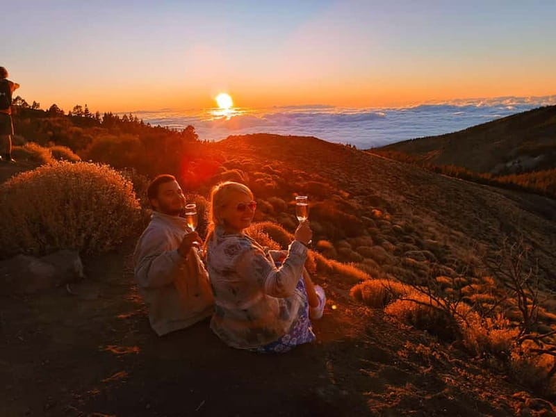Puerto Cruz: VIP Teide Sunset & Stars, Guachiche Lunch+Cava - A Teide sunset night with Canarian comfort food