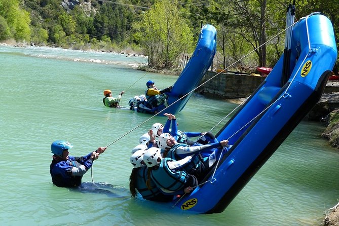 Rafting in Gallego River - Spain, Murillo de Gallego - UR Pirineos - Gallego River rafting near Murillo de Gállego: the quick-hit adventure