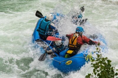 Rafting in Gallego River - Spain, Murillo de Gallego - UR Pirineos - The “Riglos” factor: why the scenery matters while you’re getting wet