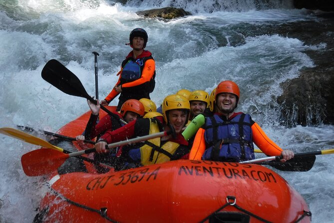 Rafting white water in Montanejos 1h Valencia - What you’ll do on the river: rapids, canyon crossings, and thermal-town scenery
