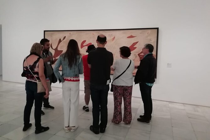 Reina Sofia Museum Guided Tour in Madrid - Meeting at Sta. Isabel and Finding the Correct Entrance
