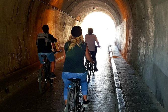 Rent a City Bike: Full Day 24 hours - SOHO meetup: starting near the port and old Málaga