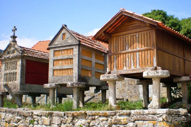 Rias Baixas Tour with Winery and Boat (optional) - O Grove seafood time: your chance to turn tastings into a real meal