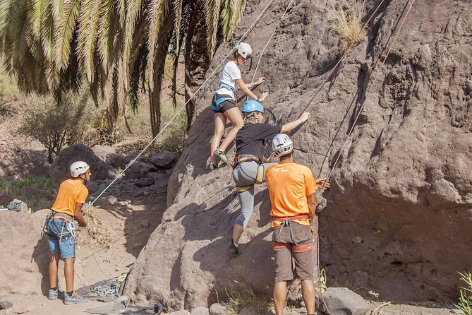 Rock Climbing from Beginners to Experts - Small Groups ツ - Your Guide Team: Victor, Taze, and the Small-Group Teaching Style