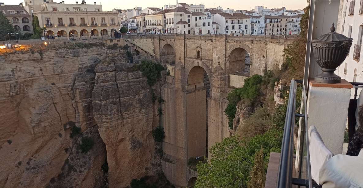 Ronda: Guided Walking Tour with English or Spanish Guide - Getting the story behind Palace of Mondragon and the street-level city
