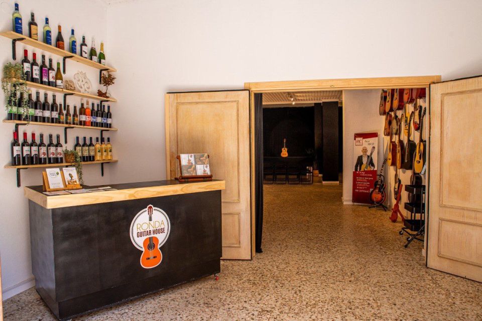 Ronda: Spanish - Classical & Flamenco - Guitar Concert - Why this is more than just a concert: drink and the Musical Instruments Exhibition