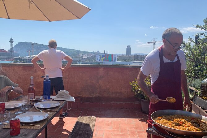 Rooftop Paella Seafood Cooking Class Experience in Barcelona - Arrival and the first taste: cava/champagne welcome and the plan for the night
