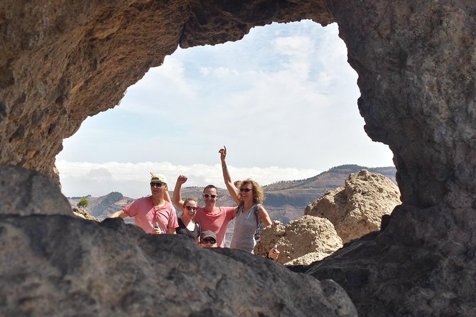 Roque Nublo: hiking on volcanoes with Sky Rebels - Morning Logistics From Maspalomas: Comfort Plus Curves