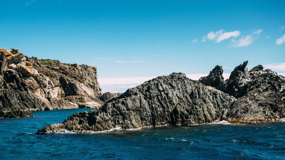 Roses: Cap de Creus & Port Lligat Boat Tour w/ Cadaqués Stop - The Cap de Creus Lighthouse and Rugged Headland Views