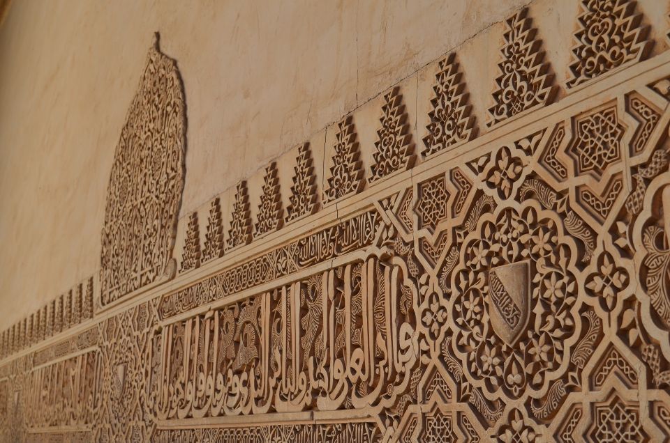 Royal Alcázar of Seville Skip-the-Line Guided Tour - The palace route: Mudejar Palace, Gothic Palace, Stucco Courtyard