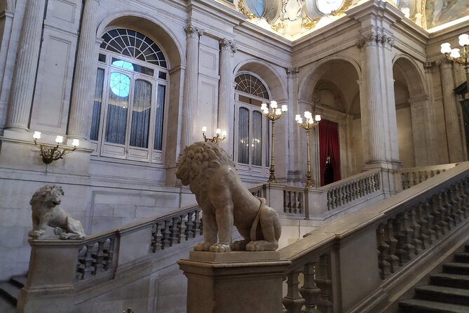 Royal Palace Madrid Small Group Tour with Skip the Line Ticket - Skip-the-line access at the Royal Palace of Madrid