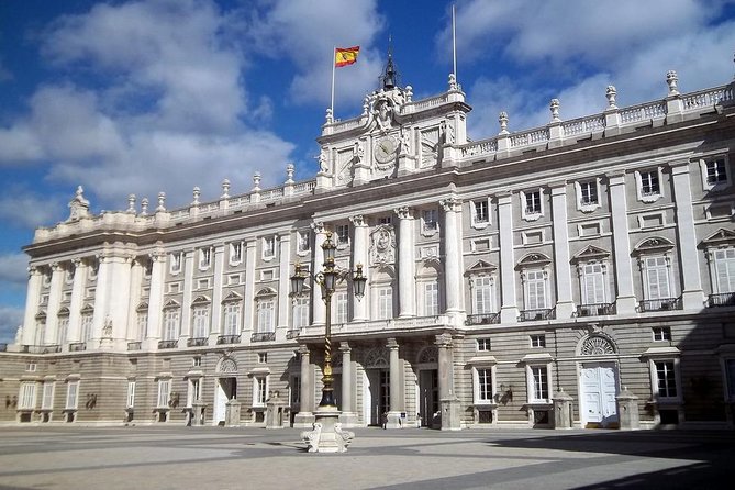 Royal Palace of Madrid Early Entrance Tour Skip-The-Line Ticket - The 1-Hour 30-Minute Route Through the Palace’s Big Rooms