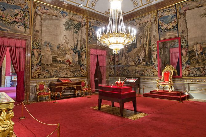 Royal Palace of Madrid Early Entrance Tour Skip-The-Line Ticket - Group Size, Language, and How to Make the Tour Work for You