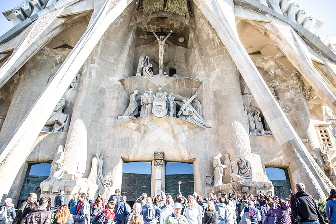 Sagrada Familia Fast Track Guided Tour - Inside the Basilica: Gaudí’s Nature-Based Symbolism in a Tight 1.5 Hours