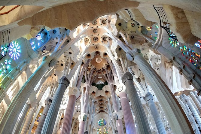 Sagrada Familia Fast Track Guided Tour with Towers Access - The Museum Option After the Guided Walk