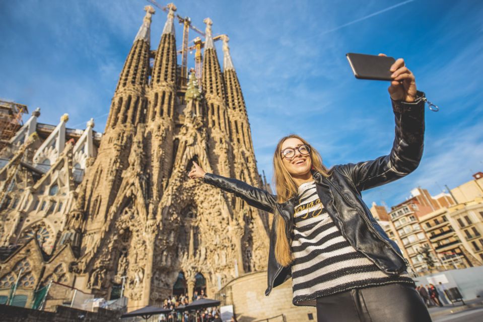 Sagrada Familia & Gaudi Guided Tour Private or Small Groups - Key things to know before you go