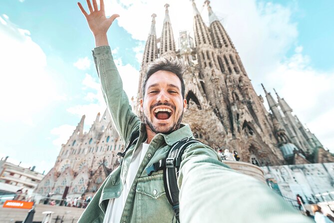 Sagrada Familia Guided Tour with Skip The Line Access - Timed Entry: why “skip the line” matters at Sagrada Família