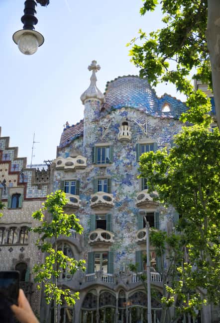 Sagrada Família & More: Barcelona Tour + Candy Tasting - The short metro hop and a quick La Rambla connection