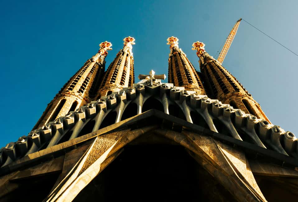 Sagrada Família & More: Barcelona Tour + Candy Tasting - La Sagrada Família neighborhood: 40 minutes of outside highlights