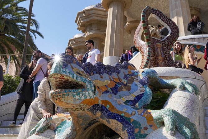 Sagrada Familia & Park Guell Guided Tour with Skip The Line - Skip-the-Line Does Not Mean Zero Waiting