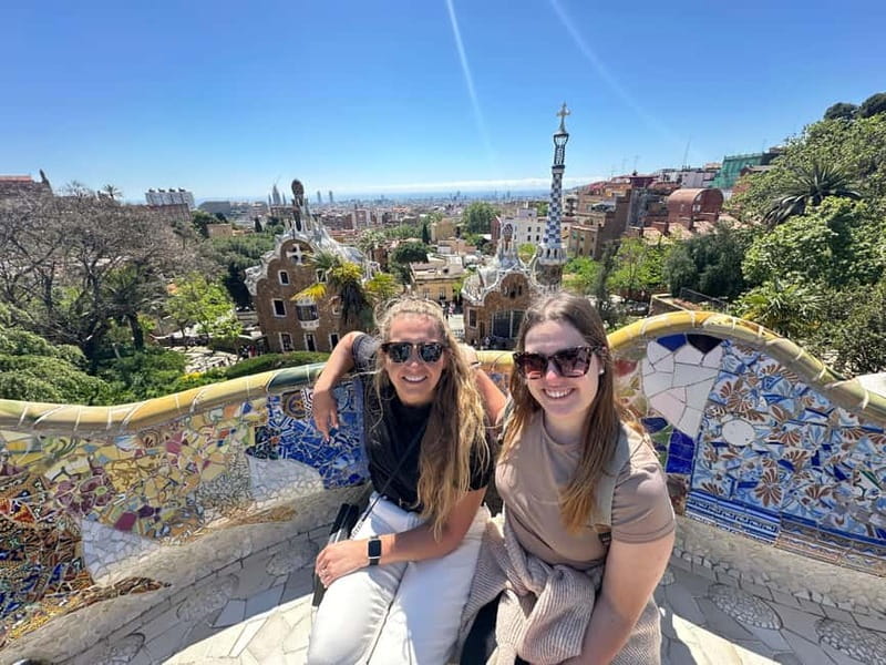 Sagrada Família & Park Güell Guided Tour with Transportation - Getting Across Town: The Comfortable Ride and Lunch Reality