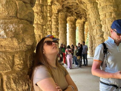 Sagrada Família & Park Güell Guided Tour with Transportation - Park Güell Guided Walk: Dragon Staircase, Mosaics, and Hill Views