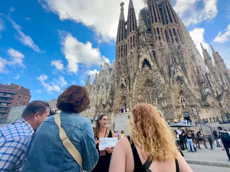 Sagrada Família & Park Güell Guided Tour with Transportation - Price and Value: What $69 Buys You (Besides Entry)