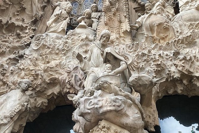 Sagrada Familia Private Tour with Expert Guide - Getting to the meeting point without stress