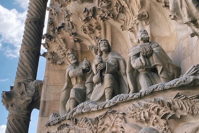Sagrada Familia Private Tour with Expert Guide - Private pace: less crowd pressure, more control