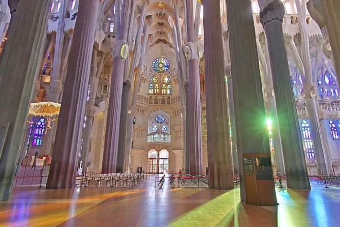 Sagrada Familia Private Tour with Priority Entrance - The guide factor: why Jana and Jane-style tours feel different