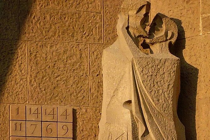 Sagrada Familia Private Tour with Priority Entrance - Timing the visit: late afternoon can be a real advantage