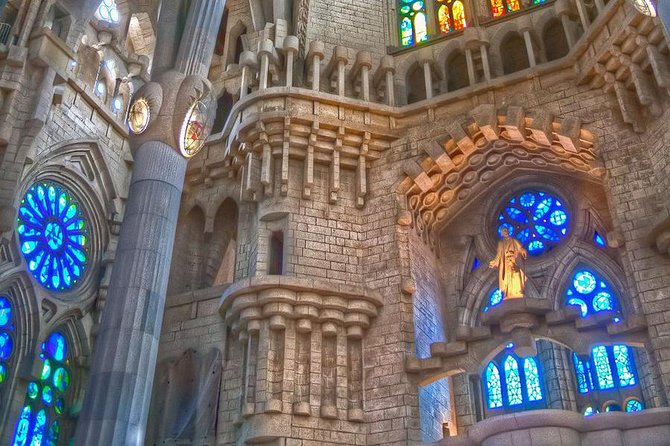 Sagrada Familia Private Tour with Skip-the-Line Ticket - Bell towers and taxi options: plan this part carefully
