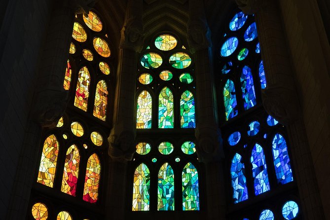 Sagrada Familia Skip the Line Tour Optional Small Group - Guide quality makes or breaks Sagrada Familia