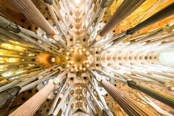Sagrada Familia Small Group Guided Tour with Skip the Line Ticket - Timing tips: when light makes Sagrada Familia feel unreal