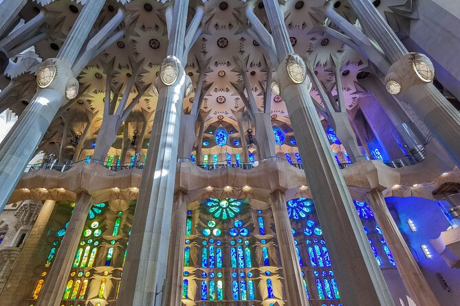 Sagrada Familia Small Group Guided Tour with Skip the Line Ticket - How long should you expect this to take?