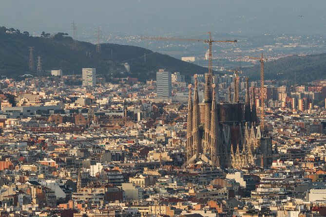Sagrada Familia Small Group Tour with Skip the Line Ticket - Why a skip-the-line ticket is worth it at Sagrada Familia