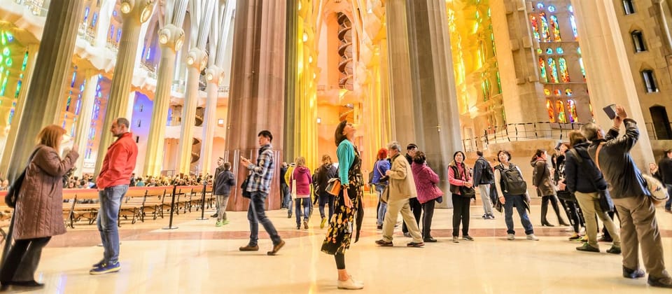 Sagrada Familia with Official Guide & Fast-Track Entry - Key things I’d circle before you go