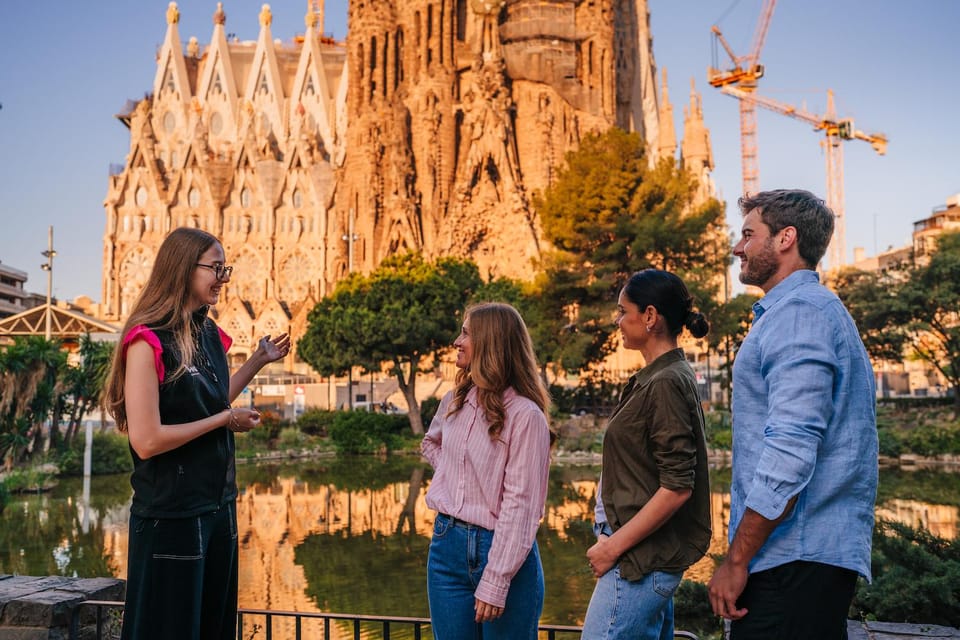 Sagrada Familia with Official Guide & Fast-Track Entry - Meeting up at Sagrada Familia Store: the only “hard part”