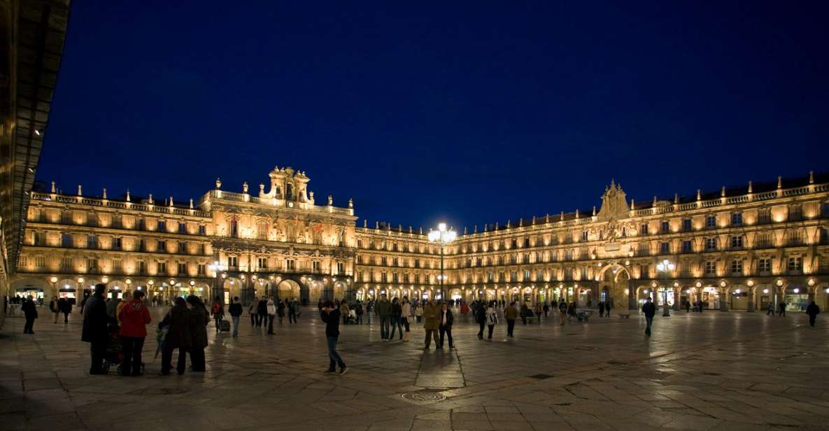 Salamanca: Local Legends Evening Walking Tour in Spanish - Palacio de la Salina courtyard: the Salamanca pause you’ll remember
