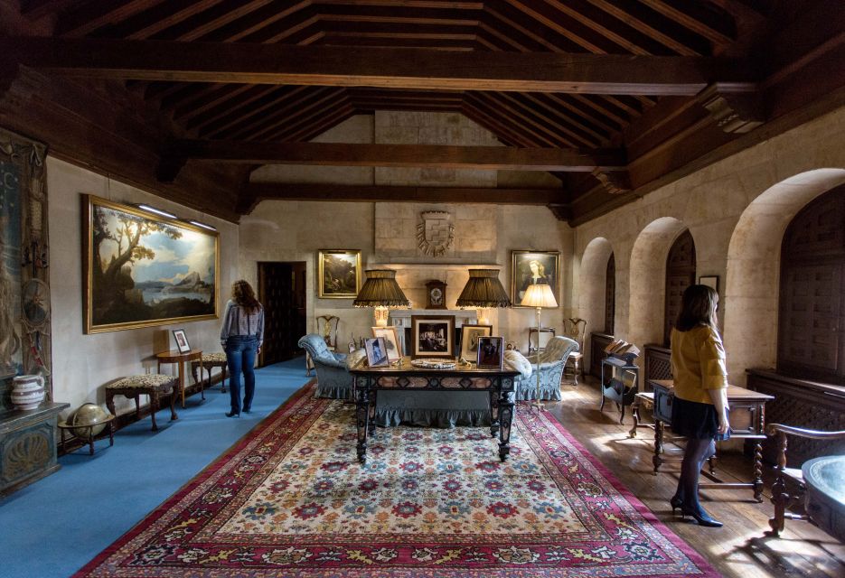 Salamanca: Monterrey Palace Audio-Guided Tour - First rooms and Renaissance bones: what you’ll notice right away